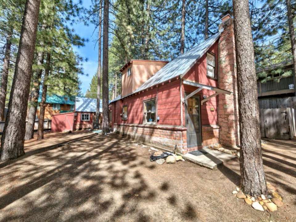 1069 Moss Road South Lake Tahoe, CA 96150 El Dorado County