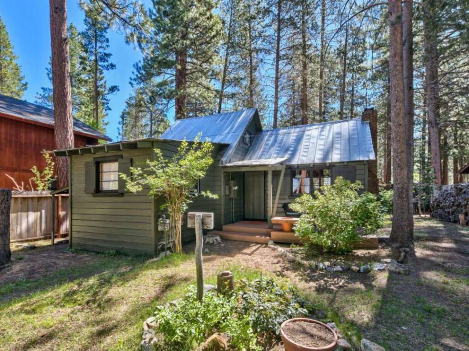 1081 Oak Avenue South Lake Tahoe, CA 96150 El Dorado County