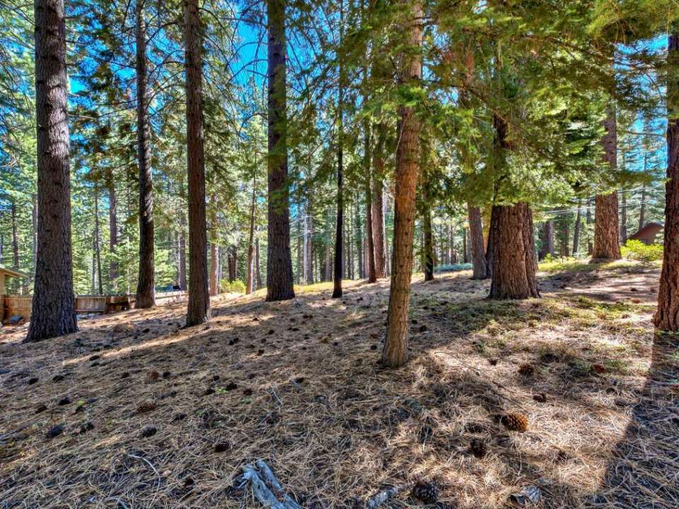 1871 Osage Circle South Lake Tahoe, CA 96150 El Dorado County