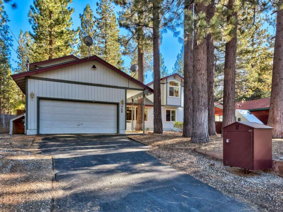 708 Zuni Street South Lake Tahoe, CA 96150 El Dorado County